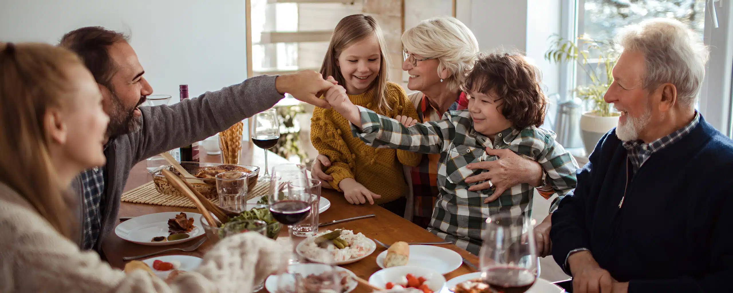 Family meal imagery featured on the Rabba website